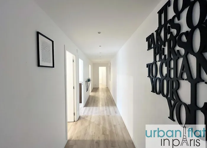 Urban Flat 182 - Spacious 4 Bedroom Flat In Paris