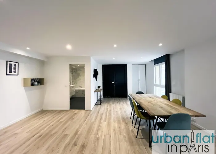 Urban Flat 182 - Spacious 4 Bedroom Flat In Paris